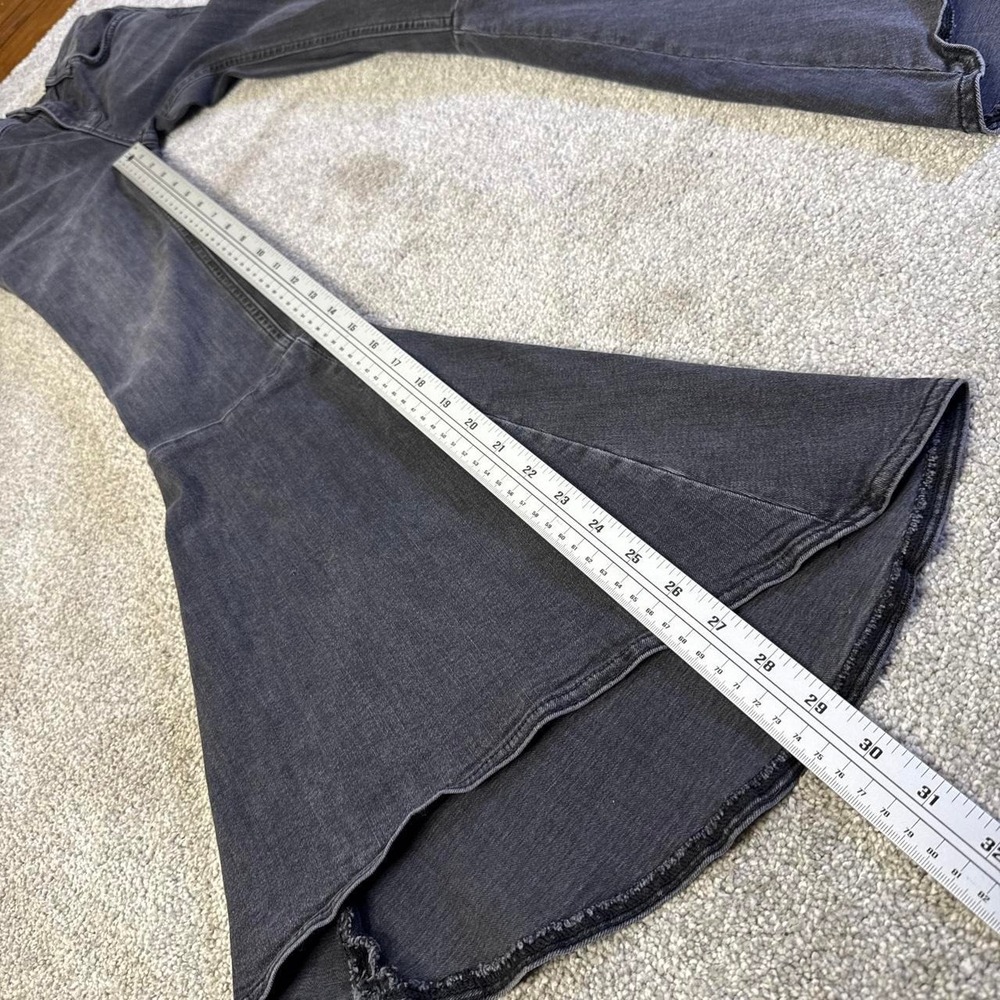 Free People Flare Jeans Women's 25 Charcoal Wash Distressed Denim - Picture 6 of 7